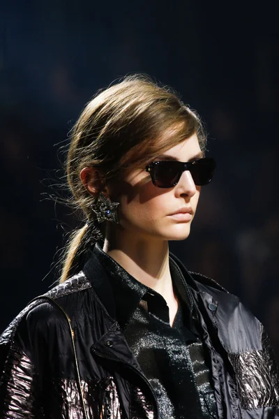 Look 27